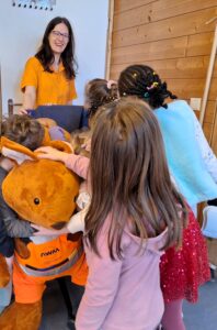 gruppe kinder bei awm veranstaltung