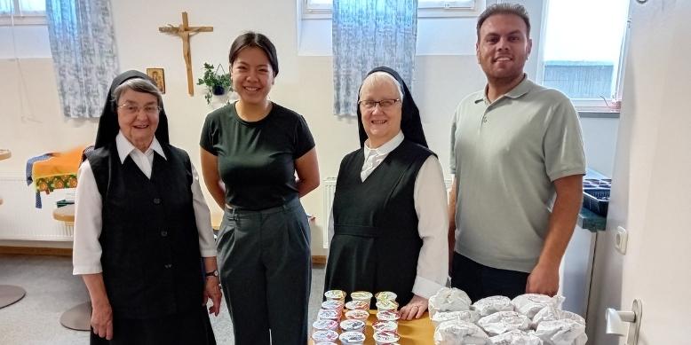 Ehrenamt bei der Armenspeisung im Kloster